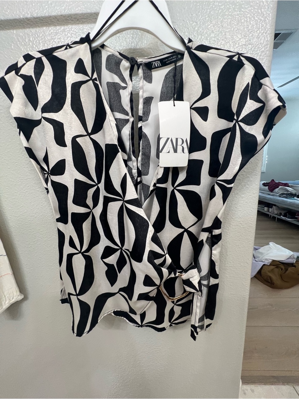 ZARA Black & White Geometric Tie-Front looking Blouse